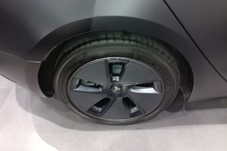 Used Tesla Model 3 2019 Long-Range All-Wheel-Drive Version Exterior 5