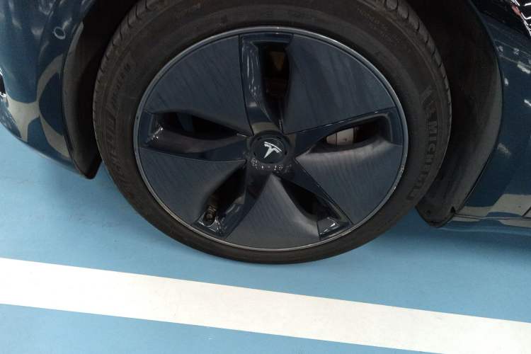 Used Tesla Model 3 2019 Long-Range All-Wheel-Drive Version Exterior 7