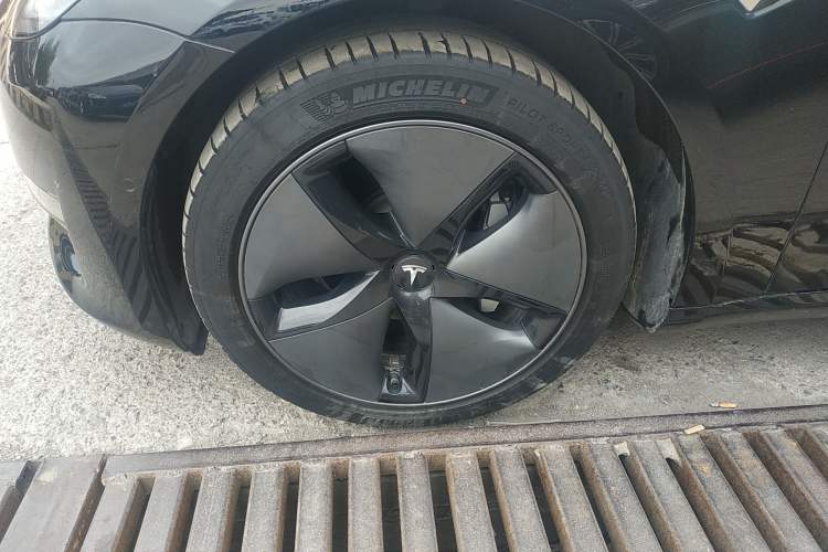 Used Tesla Model 3 2019 Long-Range All-Wheel-Drive Version Exterior 7