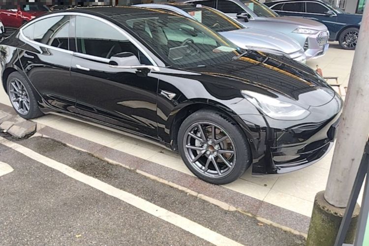 Used Tesla Model 3 2019 Standard Range Rear-Drive Upgraded Version Front Right 45 Deg
