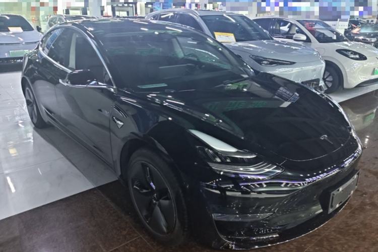 Used Tesla Model 3 2019 Long-Range Rear-Wheel-Drive Version Front Right 45 Deg