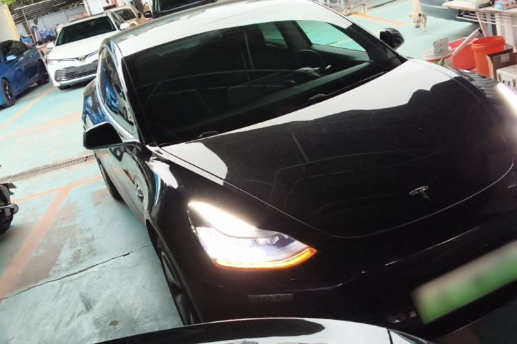 Used Tesla Model 3 2019 Standard Range Rear-Drive Upgraded Version Front Right 45 Deg