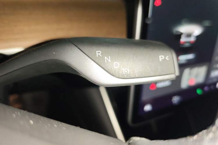 Used Tesla Model 3 2019 Standard Range Rear-Wheel Drive Upgraded Version (60 kWh) Gear Lever