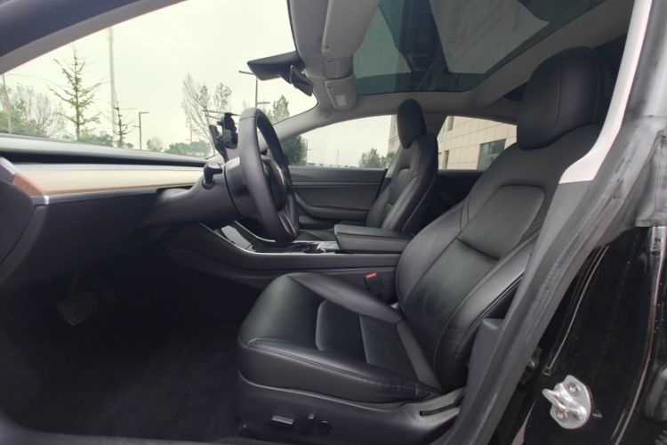 Used Tesla Model 3 2019 Standard Range Rear-Drive Upgraded Version Interior 1