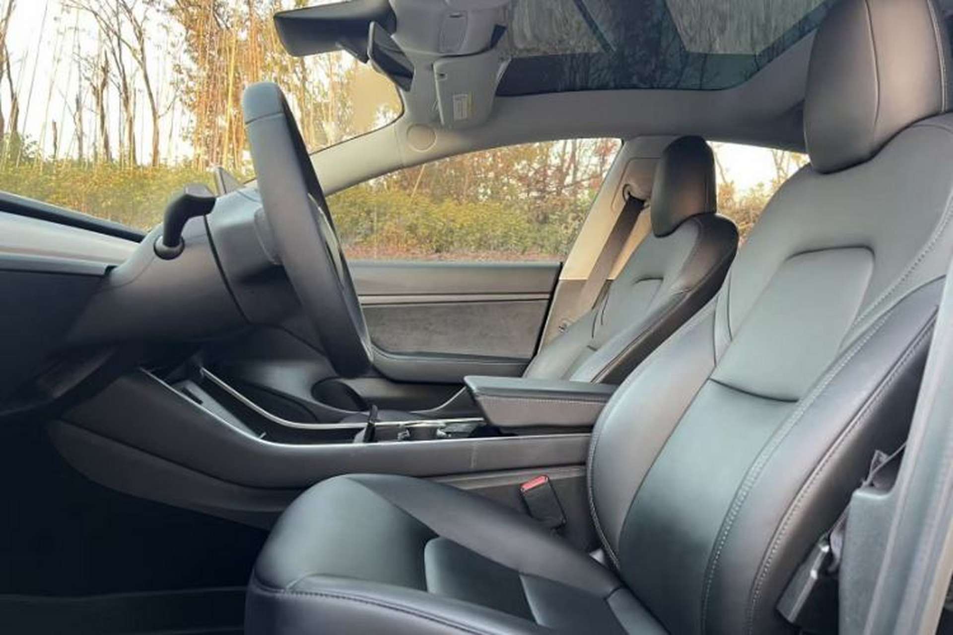 Used Tesla Model 3 2019 Standard Range Rear-Drive Upgraded Version Interior 1