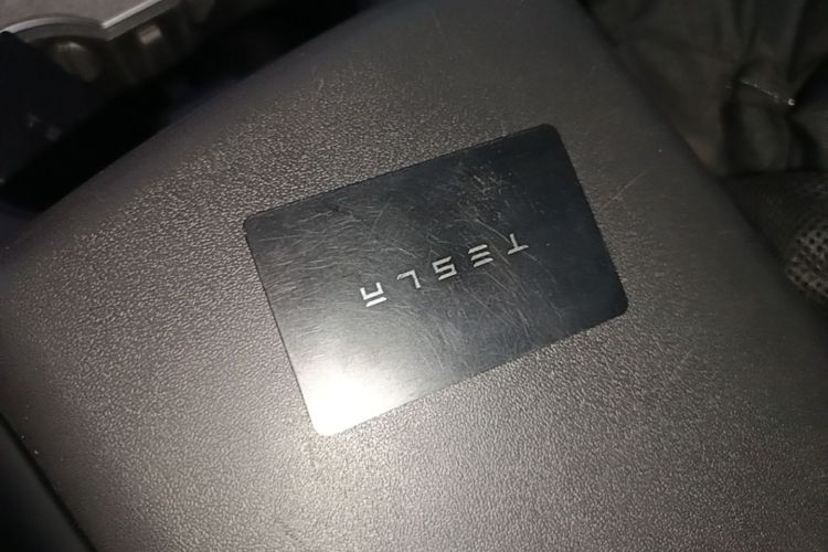 Used Tesla Model 3 2019 Long-Range All-Wheel-Drive Version Interior 1