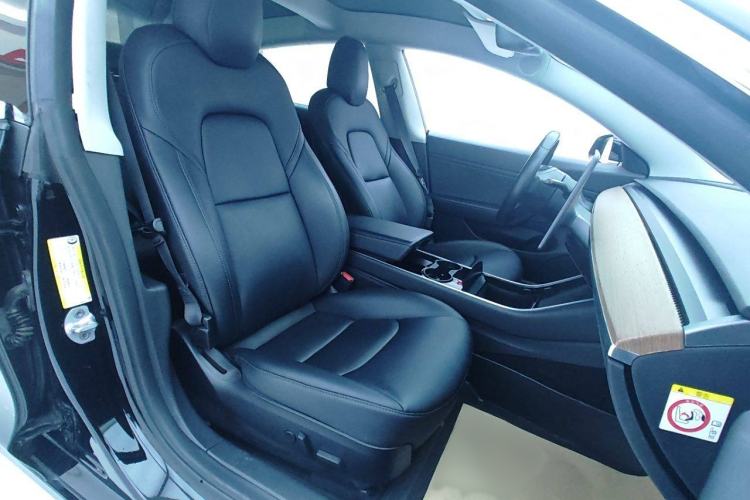 Used Tesla Model 3 2019 Long-Range All-Wheel-Drive Version Interior 10