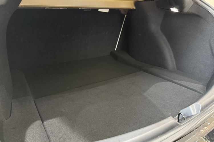 Used Tesla Model 3 2019 Long-Range All-Wheel-Drive Version Interior 11