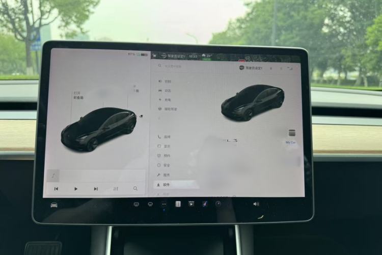 Used Tesla Model 3 2019 Long-Range Rear-Wheel-Drive Version Interior 2