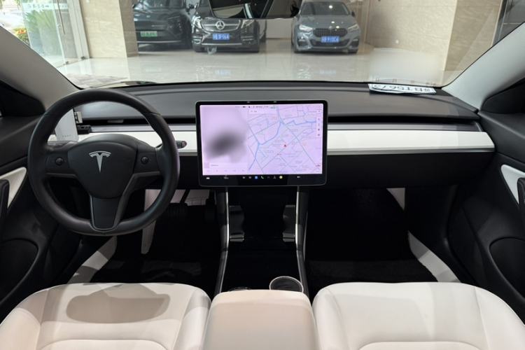 Used Tesla Model 3 2019 Long-Range All-Wheel-Drive Version Interior 2