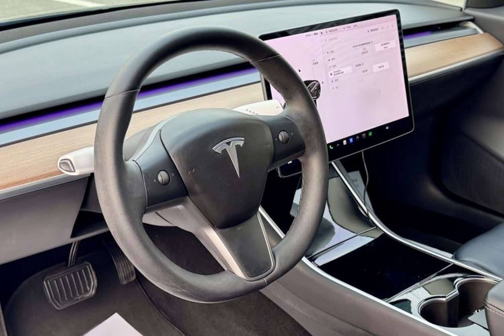 Used Tesla Model 3 2019 Standard Range Rear-Wheel Drive Upgraded Version (52 kWh) Interior 3