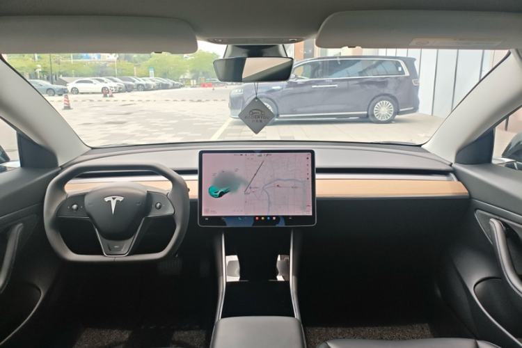 Used Tesla Model 3 2019 Standard Range Rear-Drive Upgraded Version Interior 4