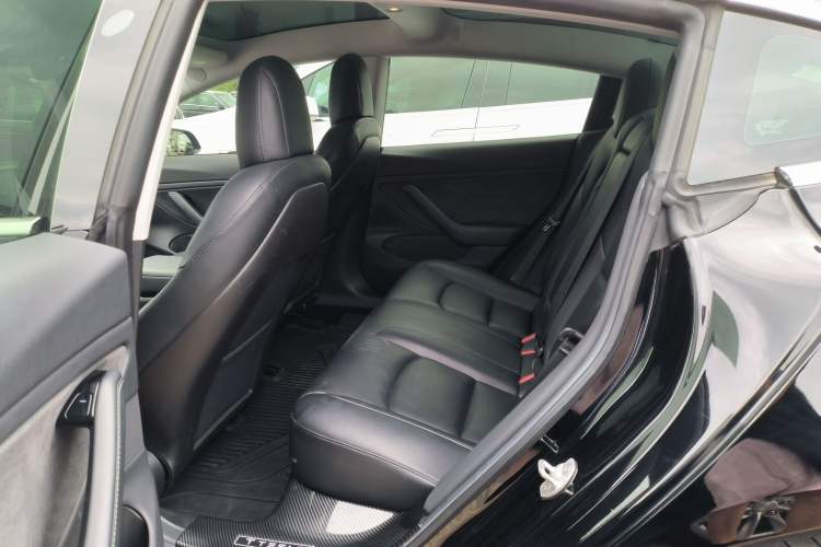 Used Tesla Model 3 2019 Long-Range Rear-Wheel-Drive Version Interior 5