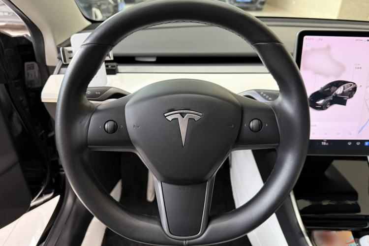 Used Tesla Model 3 2019 Long-Range All-Wheel-Drive Version Interior 6