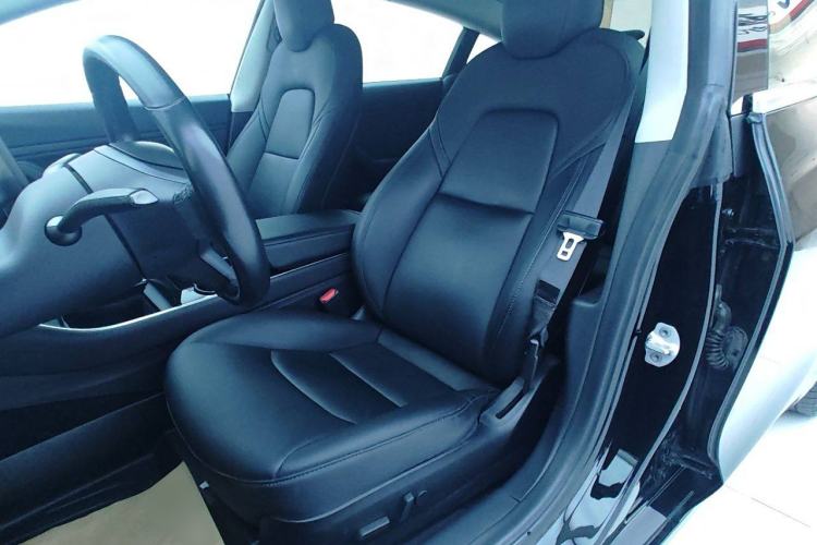 Used Tesla Model 3 2019 Long-Range All-Wheel-Drive Version Interior 6