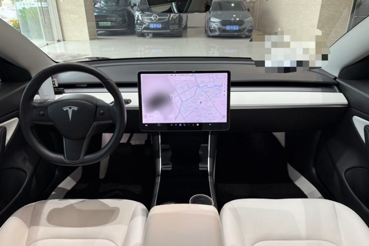 Used Tesla Model 3 2019 Long-Range All-Wheel-Drive Version Interior 9