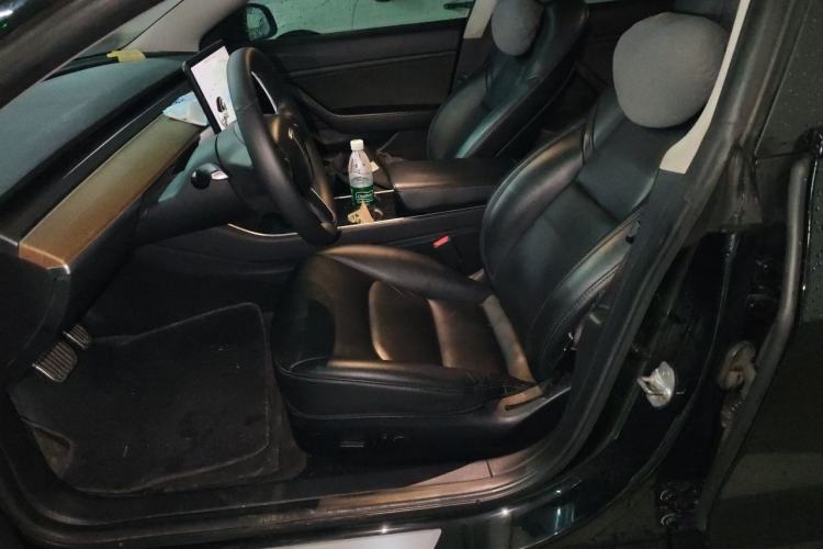 Used Tesla Model 3 2019 Long-Range Rear-Wheel-Drive Version Left Front Seat
