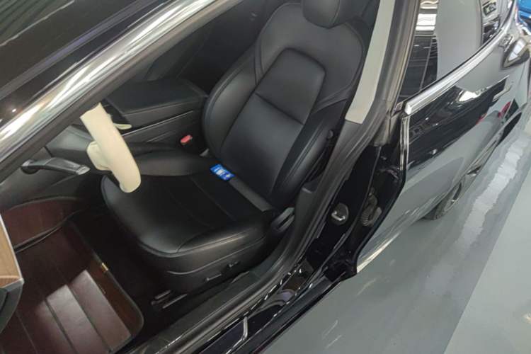 Used Tesla Model 3 2019 Standard Range Rear-Drive Upgraded Version Left Front Seat
