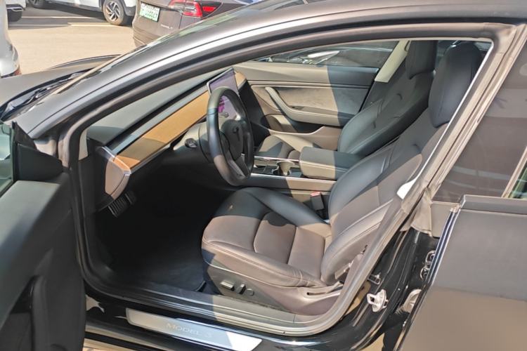 Used Tesla Model 3 2019 Long-Range All-Wheel-Drive Version Left Front Seat