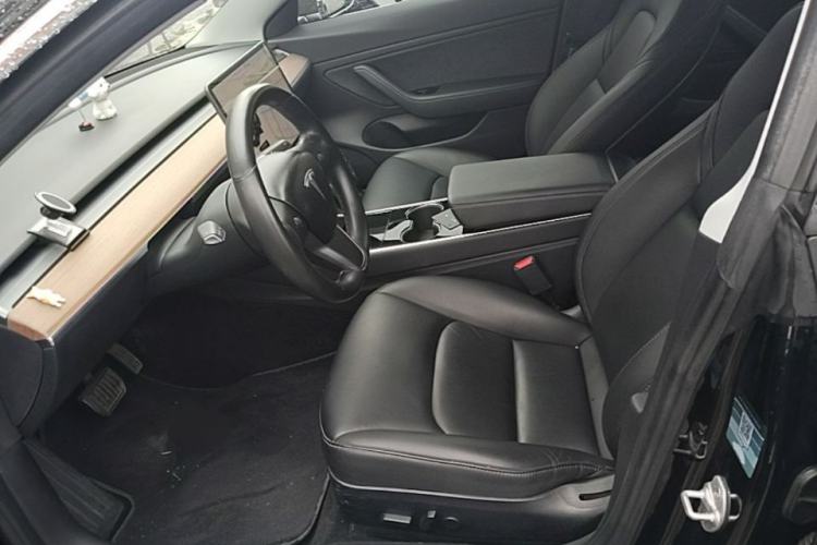 Used Tesla Model 3 2019 Long-Range Rear-Wheel-Drive Version Left Front Seat