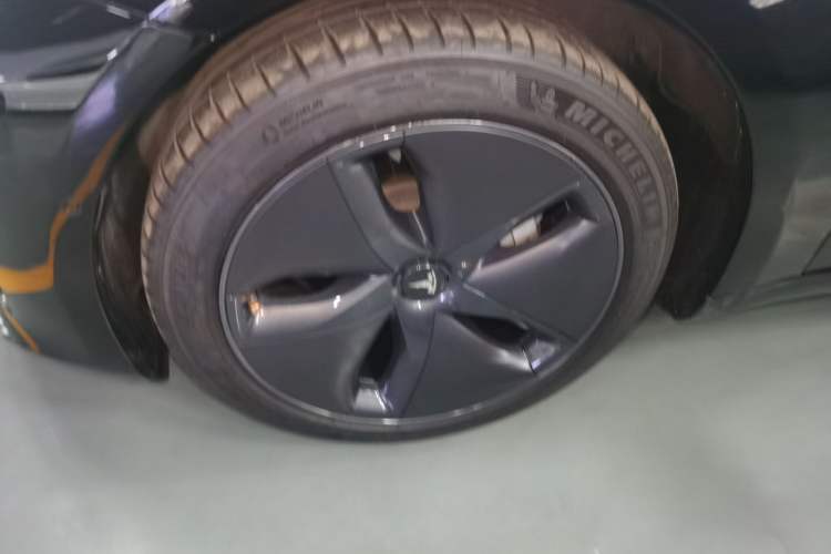 Used Tesla Model 3 2019 Standard Range Rear-Drive Upgraded Version Left Front Wheel Hub