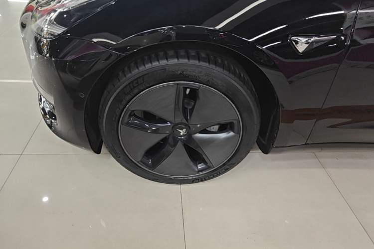 Used Tesla Model 3 2019 Long-Range Rear-Wheel-Drive Version Left Front Wheel Hub