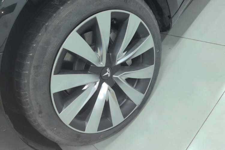 Used Tesla Model 3 2019 Standard Range Rear-Drive Upgraded Version Left Front Wheel Hub