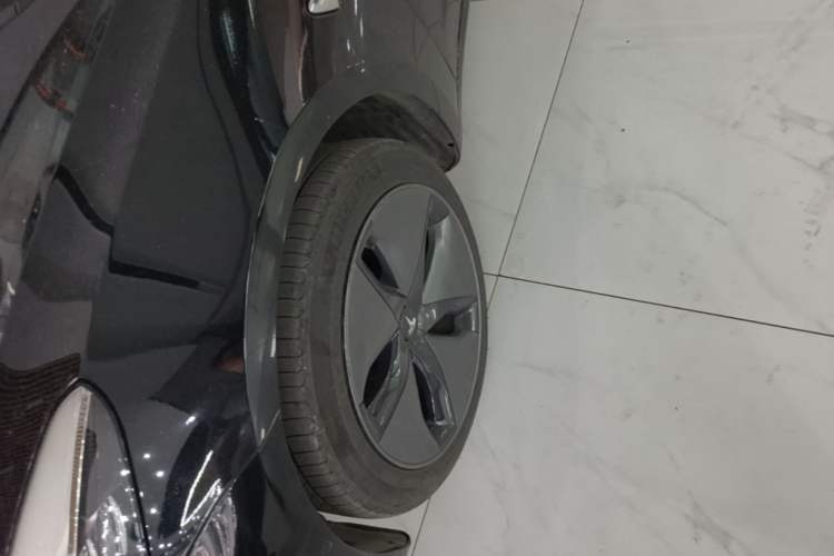 Used Tesla Model 3 2019 Long-Range Rear-Wheel-Drive Version Left Front Wheel Hub
