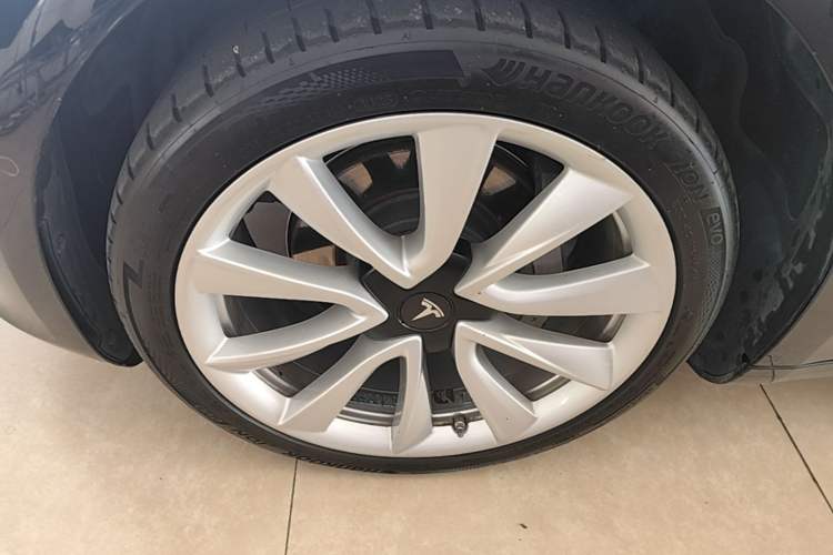 Used Tesla Model 3 2019 Standard Range Rear-Drive Upgraded Version Left Front Wheel Hub