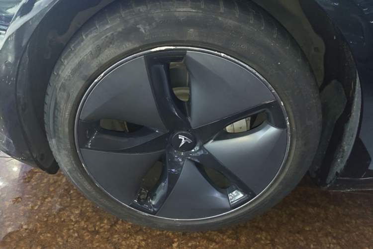 Used Tesla Model 3 2019 Long-Range Rear-Wheel-Drive Version Left Front Wheel Hub