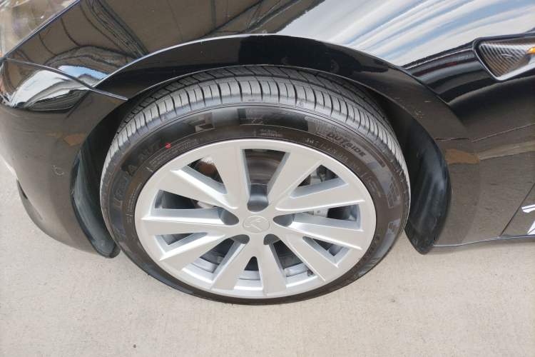 Used Tesla Model 3 2019 Long-Range Rear-Wheel-Drive Version Left Front Wheel Hub