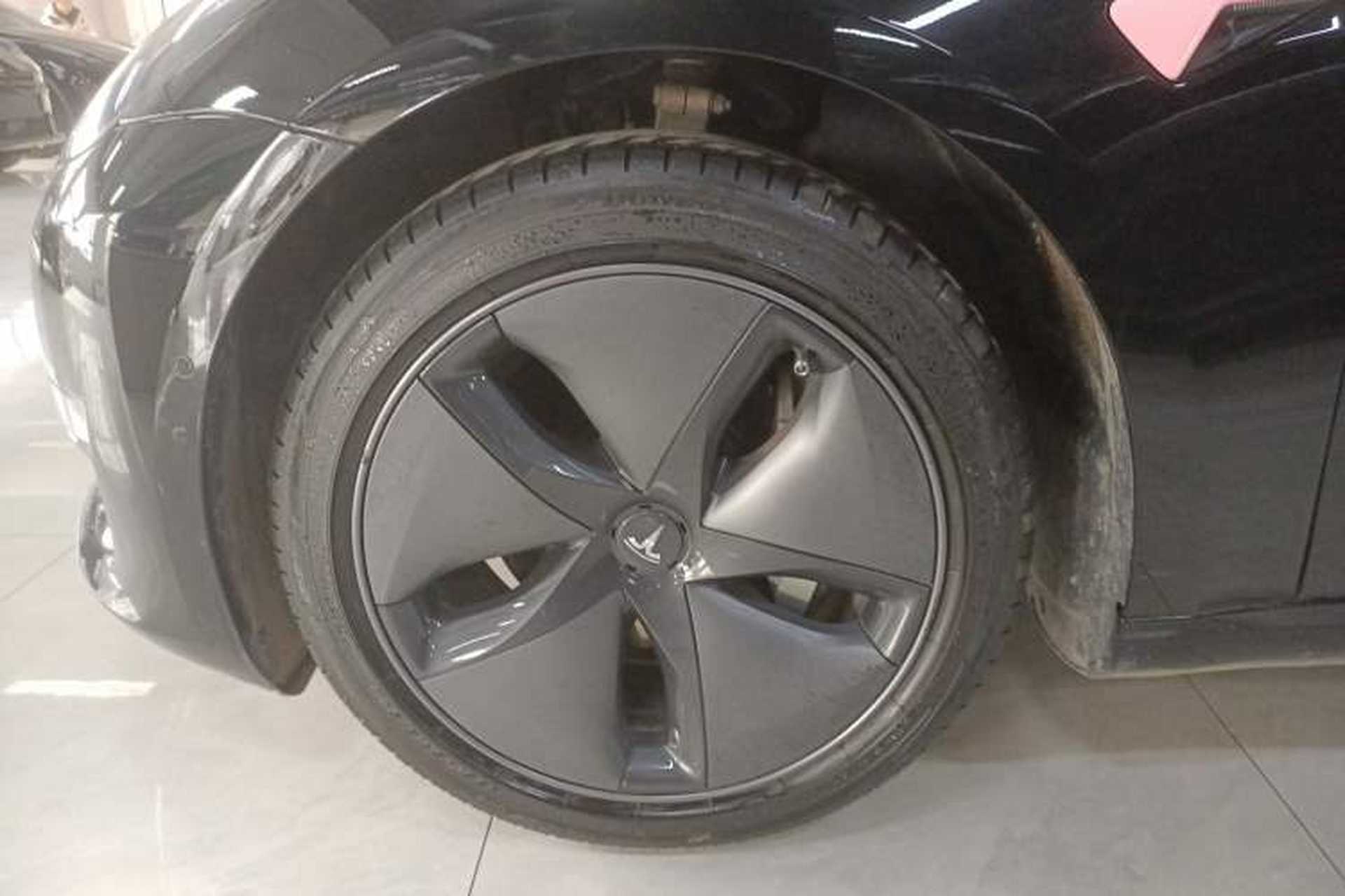 Used Tesla Model 3 2019 Long-Range Rear-Wheel-Drive Version Left Front Wheel Hub