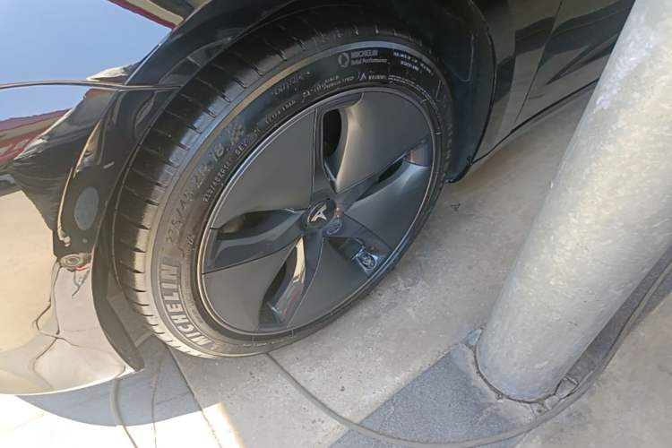 Used Tesla Model 3 2019 Standard Range Rear-Drive Upgraded Version Left Front Wheel Hub