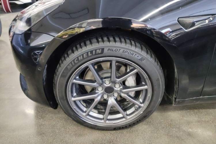 Used Tesla Model 3 2019 Standard Range Rear-Drive Upgraded Version Left Front Wheel Hub