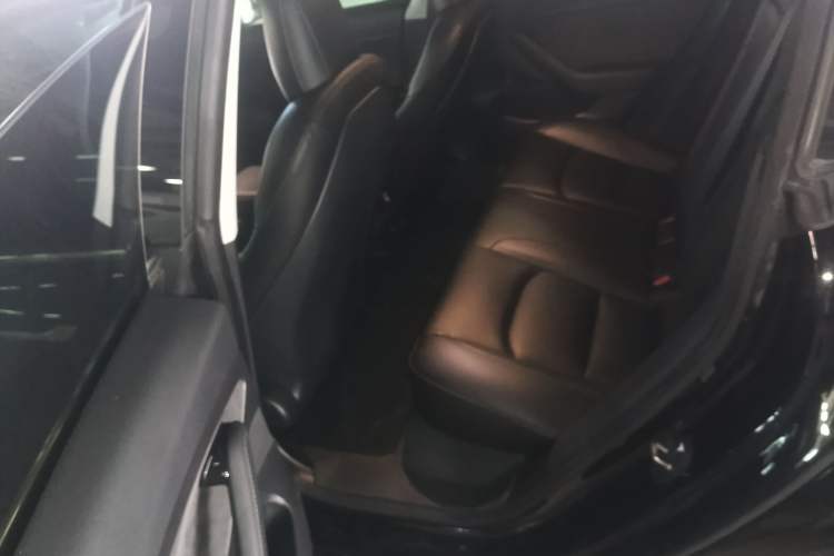 Used Tesla Model 3 2019 Standard Range Rear-Drive Upgraded Version Left Rear Seat
