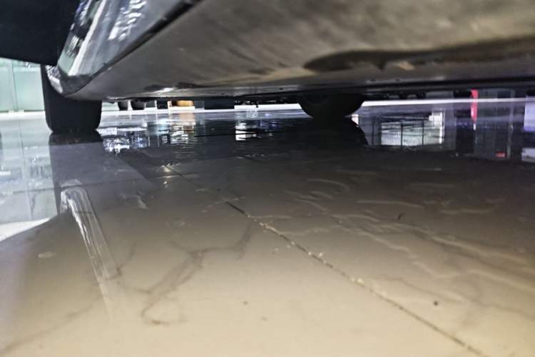 Used Tesla Model 3 2019 Long-Range Rear-Wheel-Drive Version Left Side Sill
