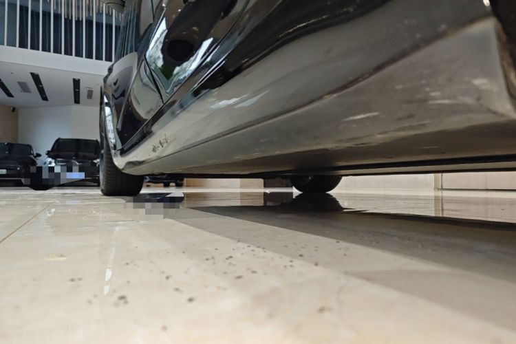 Used Tesla Model 3 2019 Long-Range All-Wheel-Drive Version Left Side Sill