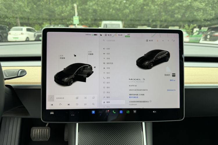 Used Tesla Model 3 2019 Long-Range Rear-Wheel-Drive Version Odometer Close Up