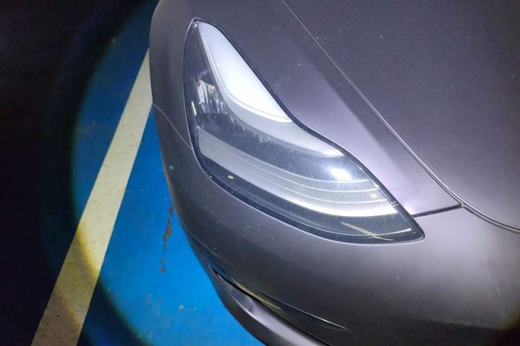 Used Tesla Model 3 2019 Standard Range Rear-Wheel Drive Upgraded Version (60 kWh) Right Front Headlight
