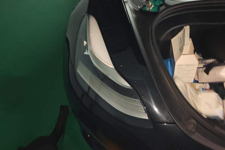 Used Tesla Model 3 2019 Long-Range Rear-Wheel-Drive Version Right Front Headlight