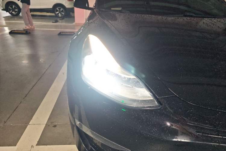 Used Tesla Model 3 2019 Long-Range Rear-Wheel-Drive Version Right Front Headlight