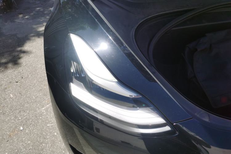 Used Tesla Model 3 2019 Long-Range Rear-Wheel-Drive Version Right Front Headlight