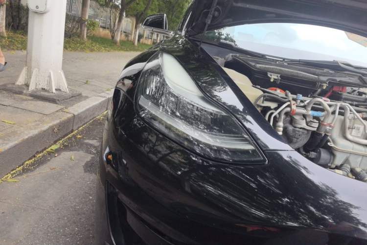 Used Tesla Model 3 2019 Long-Range All-Wheel-Drive Version Right Front Headlight