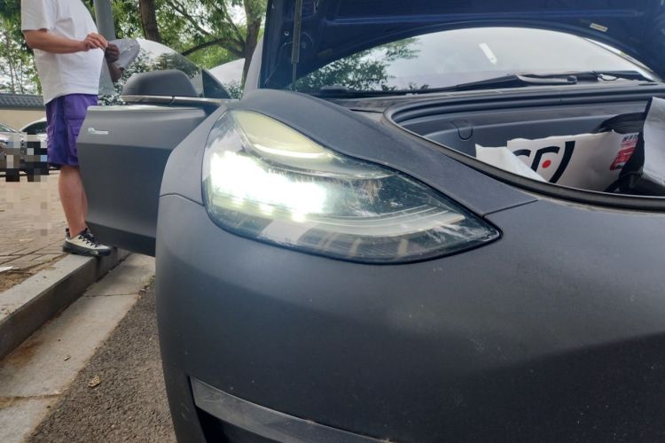 Used Tesla Model 3 2019 Long-Range Rear-Wheel-Drive Version Right Front Headlight