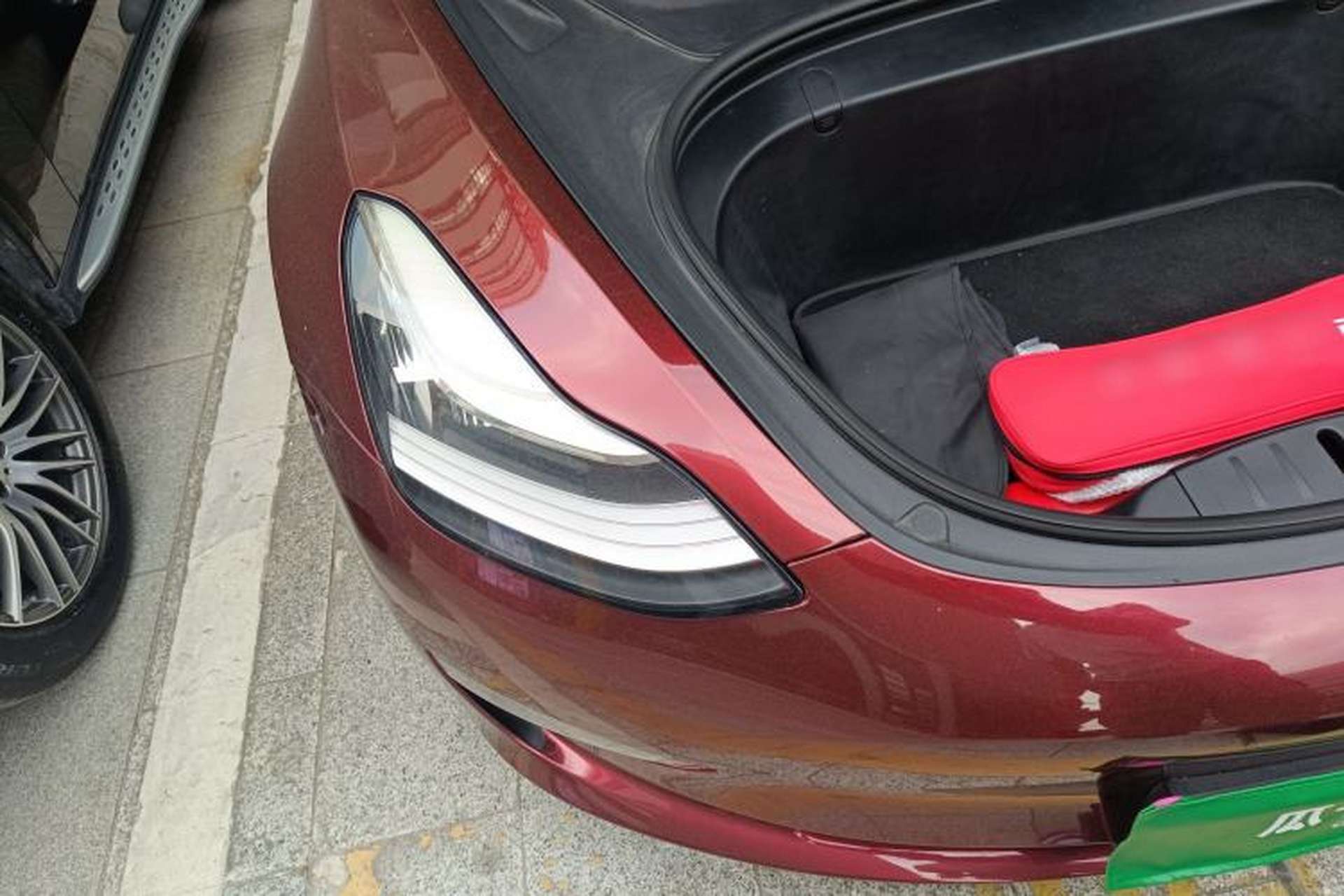 Used Tesla Model 3 2019 Long-Range All-Wheel-Drive Version Right Front Headlight