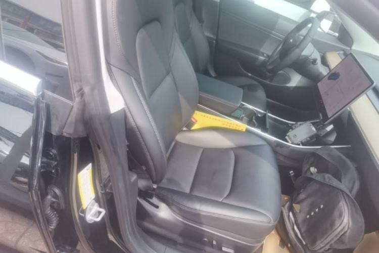 Used Tesla Model 3 2019 Long-Range All-Wheel-Drive Version Right Front Seat