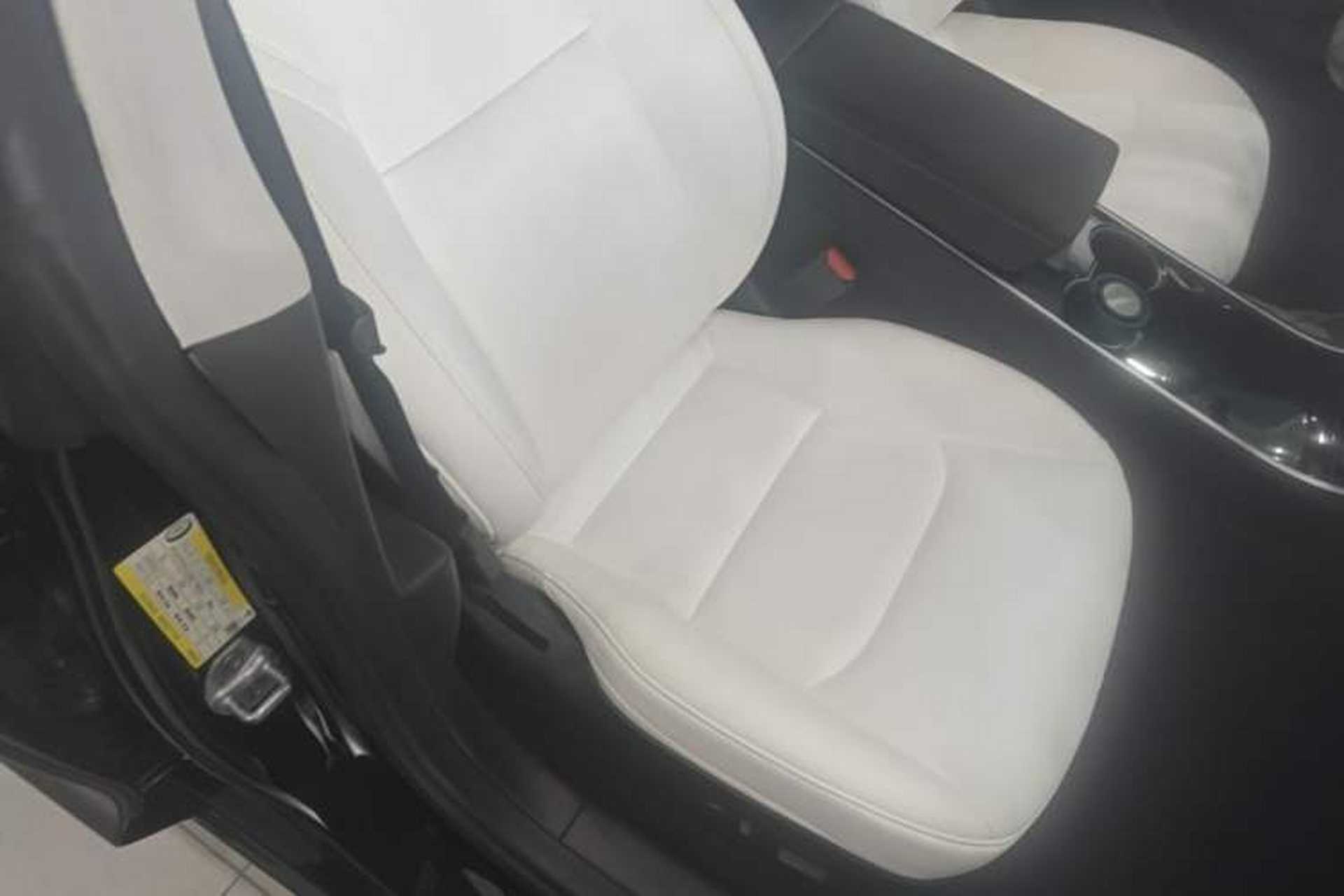 Used Tesla Model 3 2019 Long-Range All-Wheel-Drive Version Right Front Seat