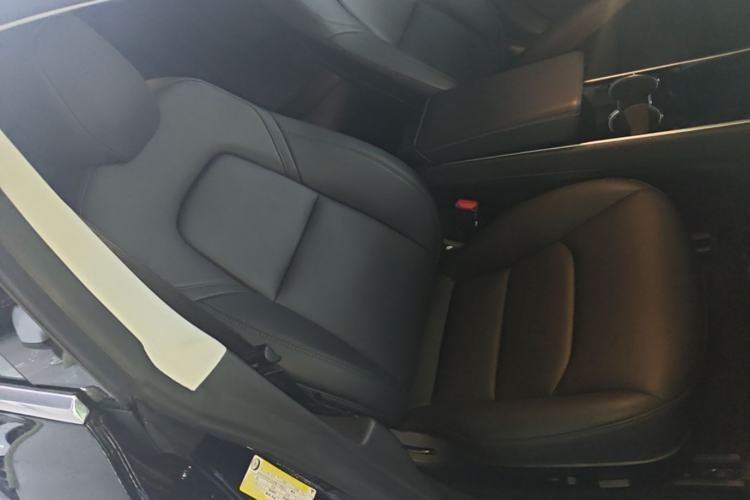 Used Tesla Model 3 2019 Long-Range Rear-Wheel-Drive Version Right Front Seat