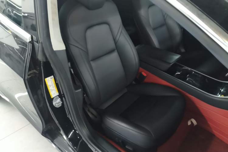 Used Tesla Model 3 2019 Long-Range Rear-Wheel-Drive Version Right Front Seat
