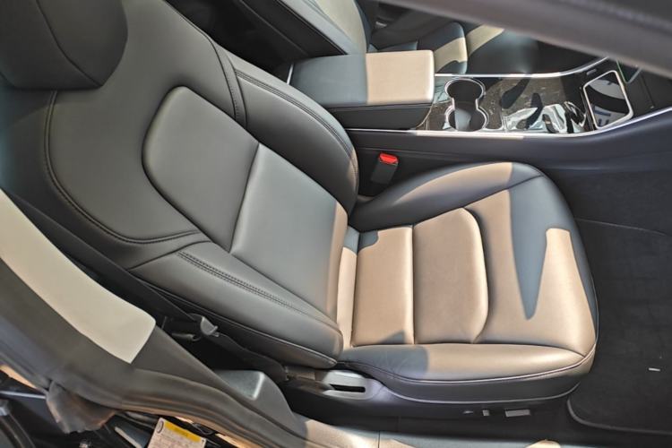Used Tesla Model 3 2019 Long-Range All-Wheel-Drive Version Right Front Seat